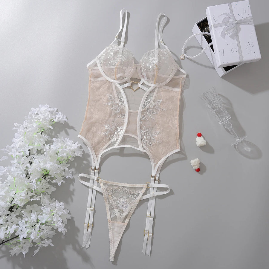 AMOUR Lace Heart Lingerie Set